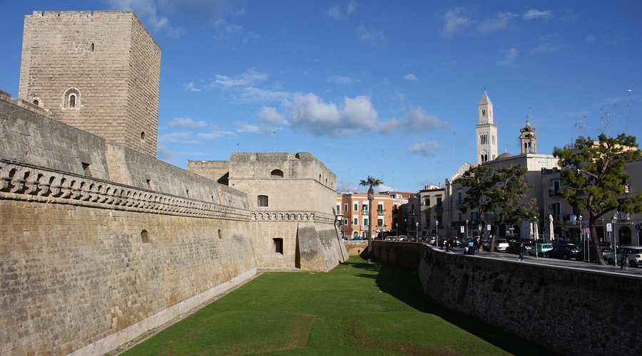 Castello E Fossato
